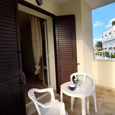 Holiday Homes Hotel apartamentowy Otranto