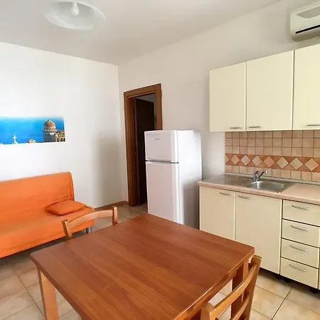 Holiday Homes Hotel apartamentowy Otranto